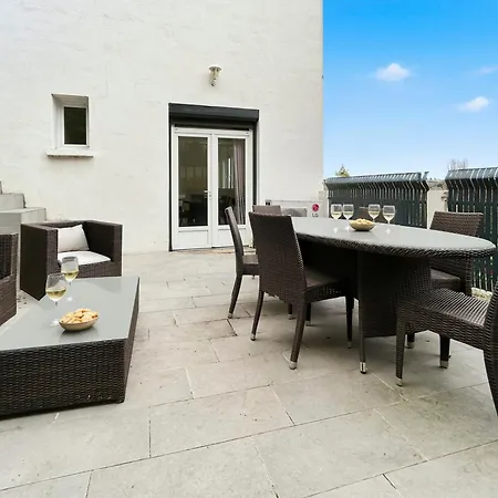 Сasa de vacaciones Maison Lumineuse Avec Terrasse En Plein Centre *