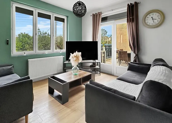 Сasa de vacaciones Maison Lumineuse Avec Terrasse En Plein Centre