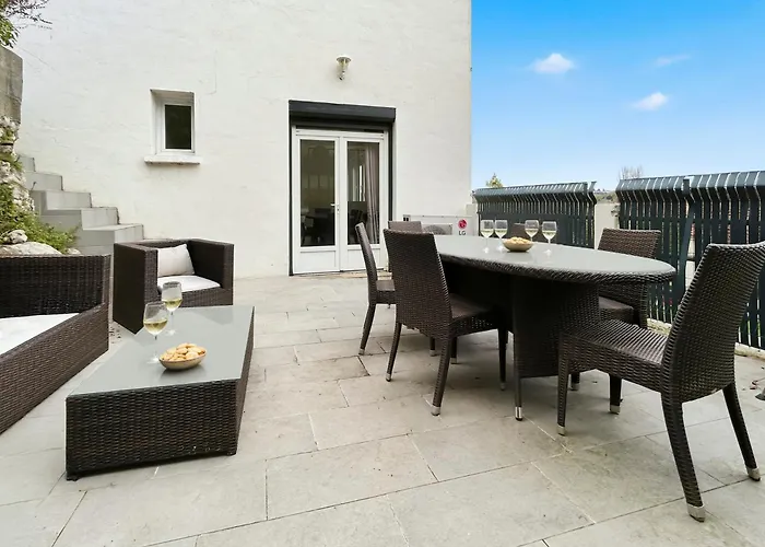 Сasa de vacaciones Maison Lumineuse Avec Terrasse En Plein Centre *