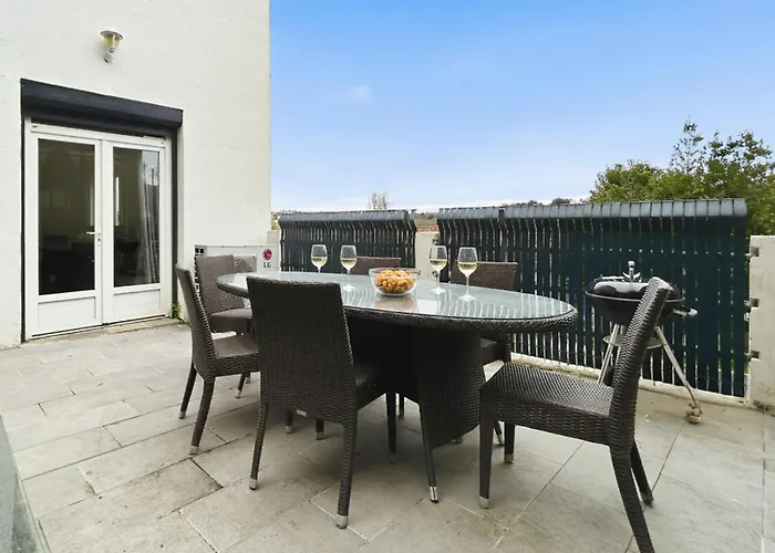 Сasa de vacaciones Maison Lumineuse Avec Terrasse En Plein Centre *