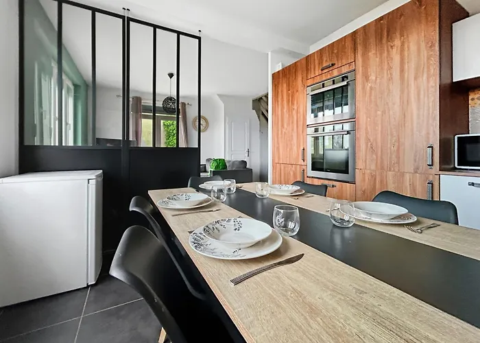 Maison Lumineuse Avec Terrasse En Plein Centre * Angulema