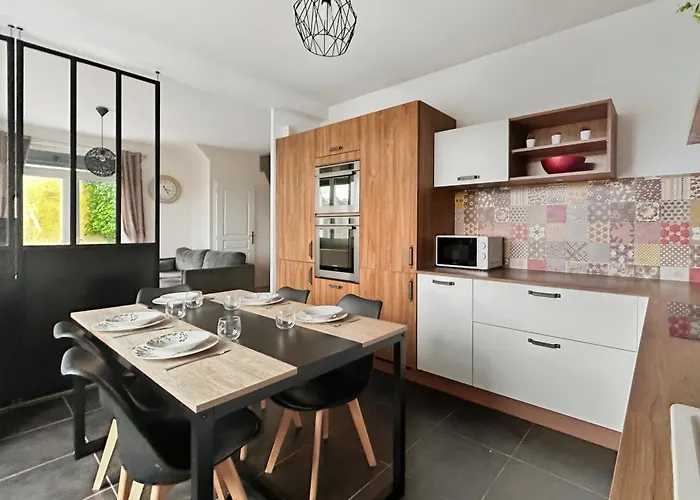 Maison Lumineuse Avec Terrasse En Plein Centre * Angulema