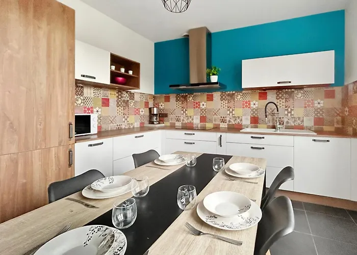 Сasa de vacaciones Maison Lumineuse Avec Terrasse En Plein Centre *