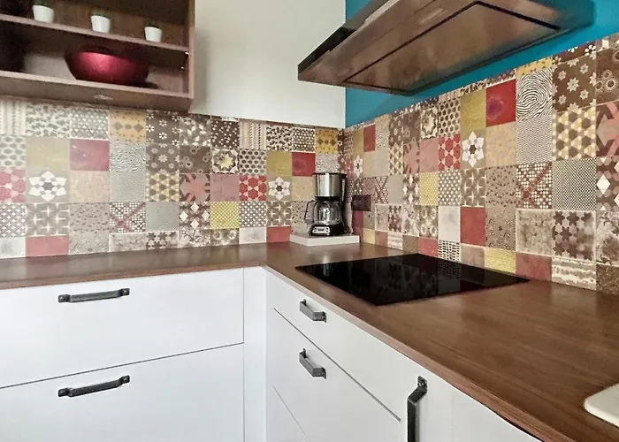 Maison Lumineuse Avec Terrasse En Plein Centre *