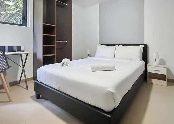 Maison Lumineuse Avec Terrasse En Plein Centre