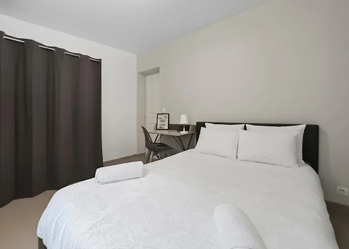 Сasa de vacaciones Maison Lumineuse Avec Terrasse En Plein Centre Angulema