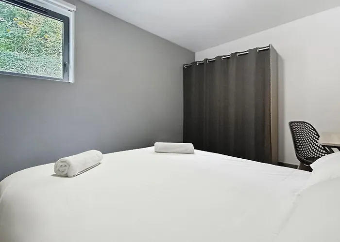 Maison Lumineuse Avec Terrasse En Plein Centre Сasa de vacaciones Angulema