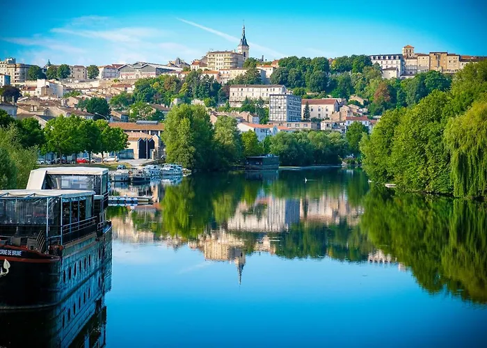 Сasa de vacaciones Maison Lumineuse Avec Terrasse En Plein Centre *