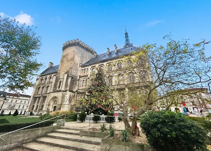 Maison Lumineuse Avec Terrasse En Plein Centre * Angulema